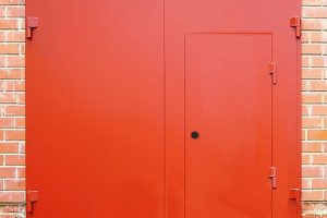 Гаражные-ворота-с-калиткой