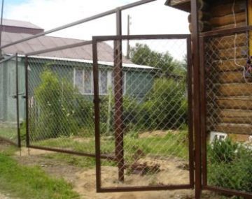 Калитка и распашные ворота из рабицы